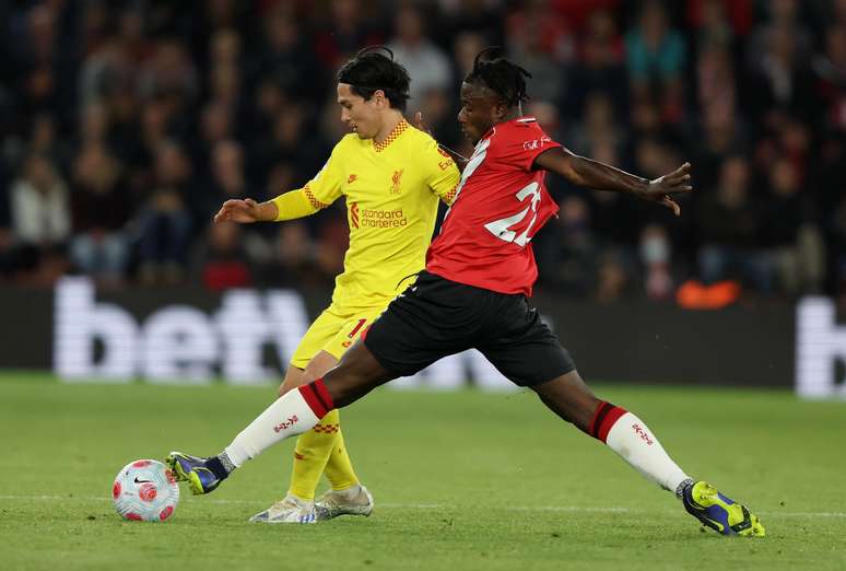 Liverpool venceu o Southampton, de virada, por 2 a 1, no St. Mary's Stadium.