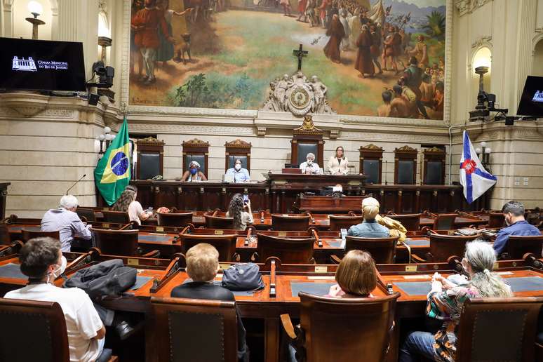 Levantamento do Estadão mostra que de abril de 2020 a abril de 2021 os parlamentares municipais do Rio gastaram R$ 5,2 milhões em combustível