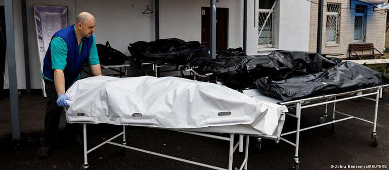 Centenas de corpos de civis foram encontrados na região de Kiev após a retirada das tropas russas