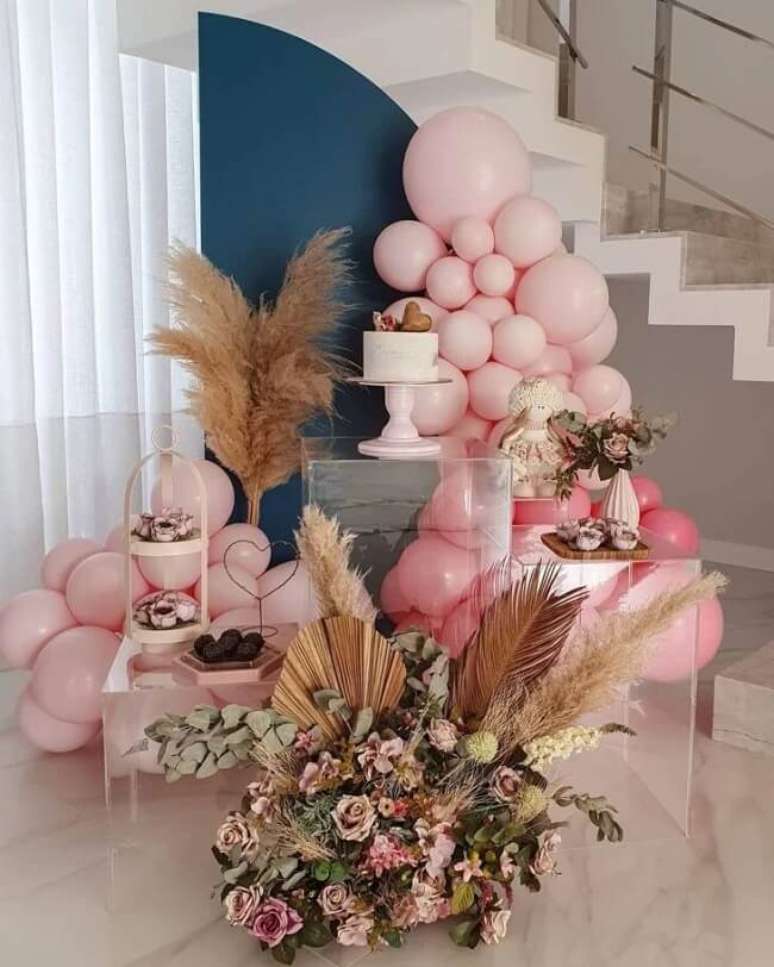 23. O capim dos pampas seco &eacute; muito usado na decora&ccedil;&atilde;o de festas. Fonte: Flaviana Junges