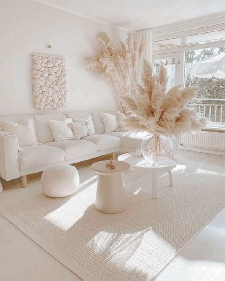 6. Decora&ccedil;&atilde;o clean e vaso com capim dos pampas. Fonte: Etsy