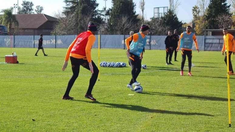 Timão treino no CT do Vélez (Foto: Olava Guerra / Agência Corinthians)