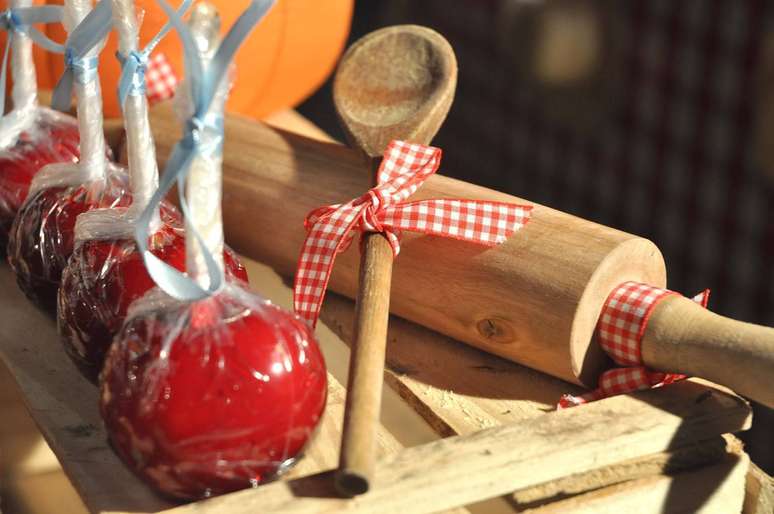 Decoração da Chapeuzinho Vermelho para a festa infantil - Constance Zahn