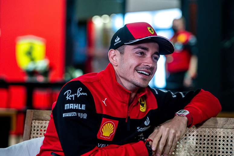 Charles Leclerc adotou discurso otimista ao falar do ritmo da Ferrari 