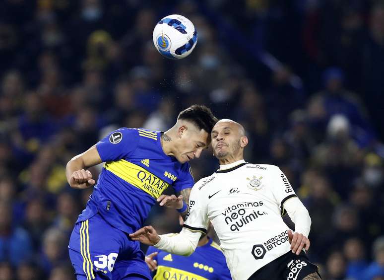 Corinthians segura empate com o Boca e mantém liderança