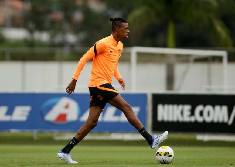 Robson durante treino do Timão (Foto: Rodrigo Coca / Agência Corinthians)