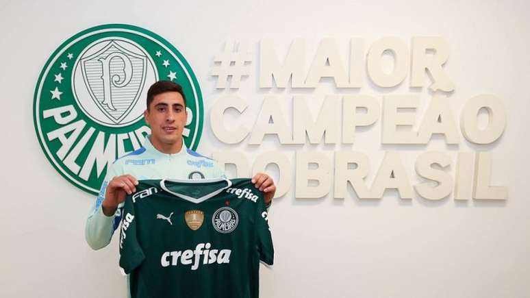 Miguel Merentiel com a camisa do Palmeiras (Foto: Cesar Greco/Palmeiras)