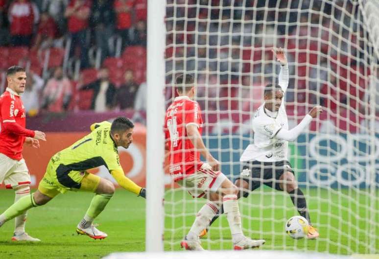 Jô marcou o segundo gol do Timão contra o Inter (Foto: Rodrigo Coca / Agência Corinthians)