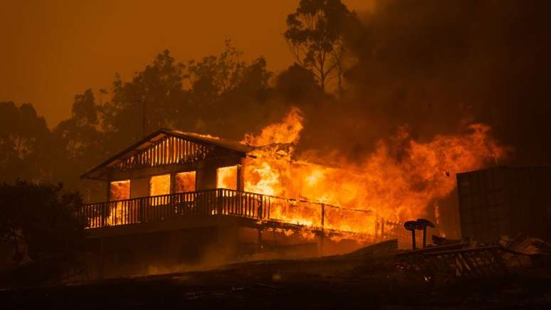 Mais de 3000 casas foram destru&iacute;das em incd&ecirc;ndios entre 2019-2020