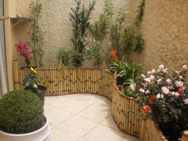 25. Canteiro decorado com bambu ornamental &ndash; Foto Vitrinerio