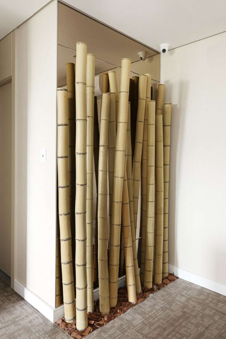 40. Parede decorada com bambu ornamental &ndash; Foto Milena Bomediano