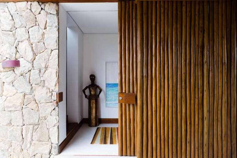 13. Bambu Ornamental na porta – Foto Antonio Ferreira Junior e Mario Celso Bernardes