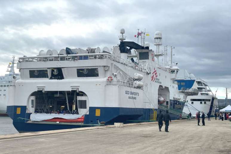 O navio de Médicos Sem Fronteiras no Porto de Augusta, em foto de arquivo