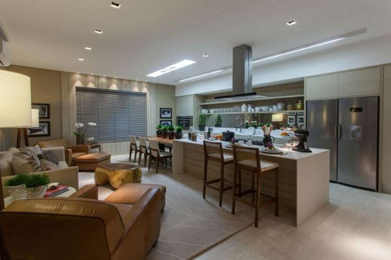 10. Cadeira alta para bancada de cozinha moderna &ndash; Foto Casa Cor