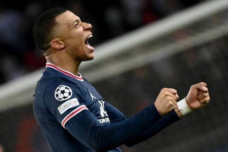 Mbappé deve ficar em Paris (Foto: FRANCK FIFE / AFP)