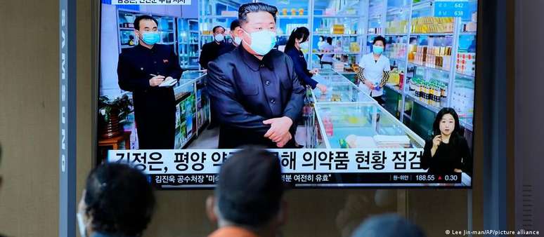 Kim Jong-un na TV: surto pode estar sendo usado para propaganda do regime