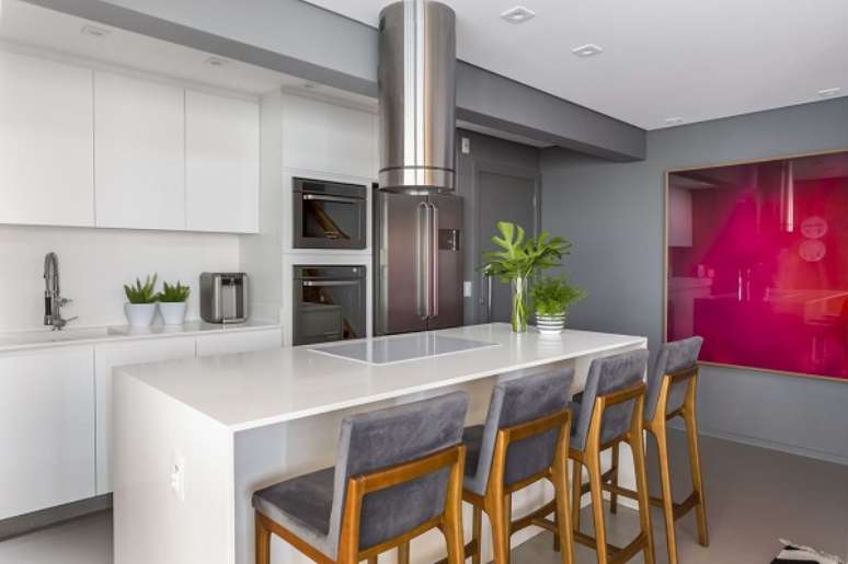 44. Pedra para bancada de cozinha branca &ndash; Foto Altera Arquitetura