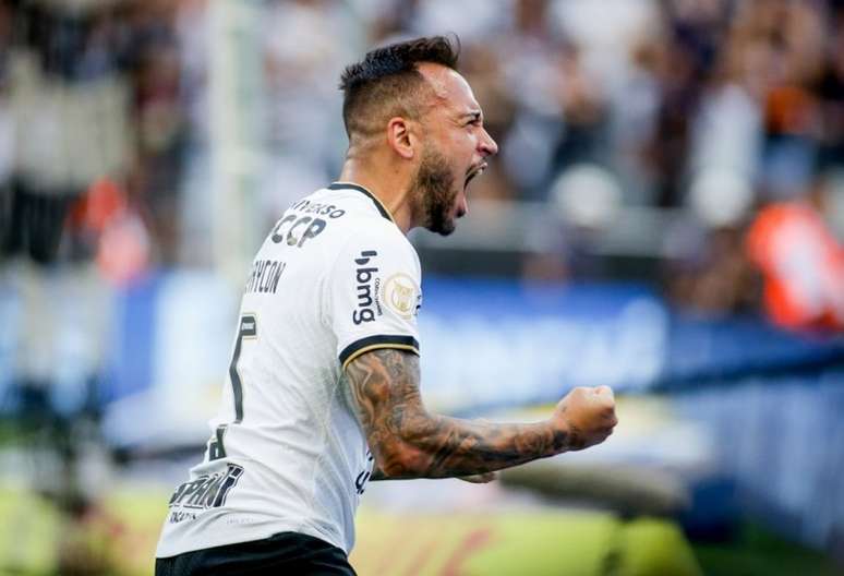 Maycon fez dois gols contra o Boca na Neo Química Arena (Foto: Rodrigo Coca / Ag. Corinthians)