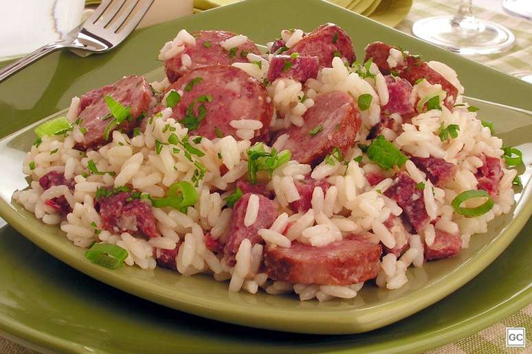 Arroz carreteiro na panela de pressão – Foto: Guia da Cozinha