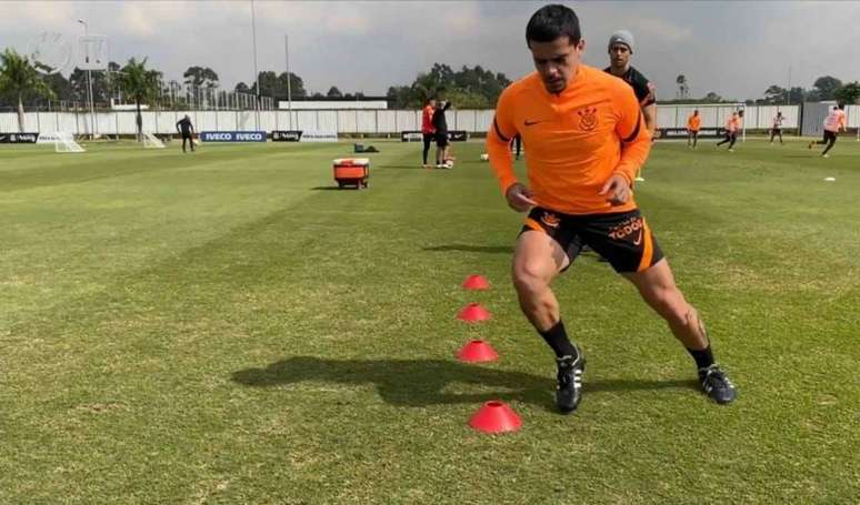 Fagner é dúvida e deve desfalcar o Corinthians no Majestoso (Foto: Reprodução/Corinthians TV)