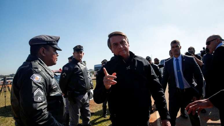 Bolsonaro chega a hotel onde se encontrou com Musk, em Brasília