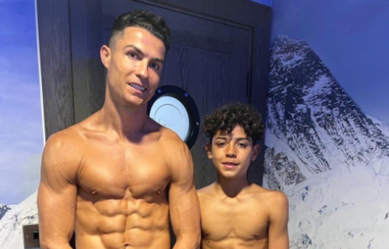 O craque Cristiano Ronaldo e o filho Cristiano Ronaldo Júnior, de 11 anos