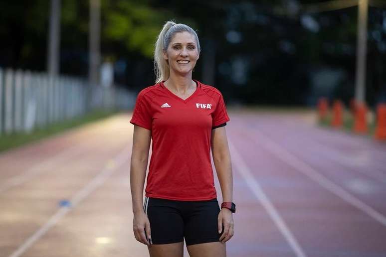 Quem são elas: primeira árbitra mulher e assistente brasileira fazem  história na Copa do Mundo, Copa do Mundo