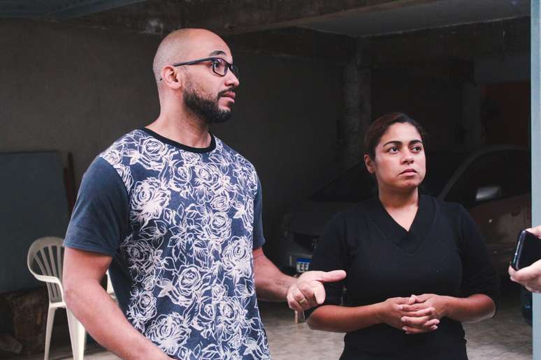 Casal Cassio José e Paula Barros sofreram perdas durante as enchentes que atingiram o bairro no mês de março @Suzana Leite/Agência Mural