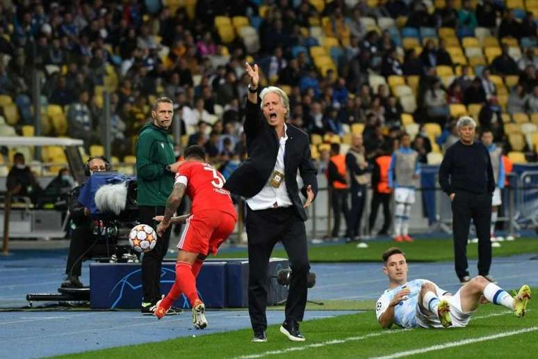 Fenerbahce cumpre condição imposta e aguarda Jorge Jesus para assinar contrato (Foto: GENYA SAVILOV / AFP)