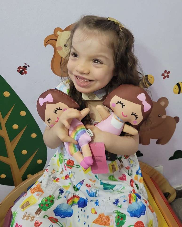 "Representatividade é uma das coisas mais lindas que existem no mundo. E o sorrisão da Nina nessa foto me fez acreditar nisso ainda mais!", diz a mãe