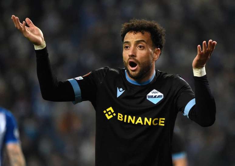 Felipe Anderson em campo pela Lazio (Foto: MIGUEL RIOPA / AFP)