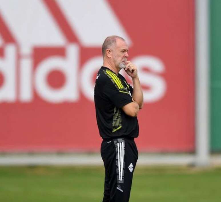 Mano Menezes desabafou sobre o tropeço do Inter diante do Cuiabá, pelo Brasileirão (Foto: Ricardo Duarte/Internacional)