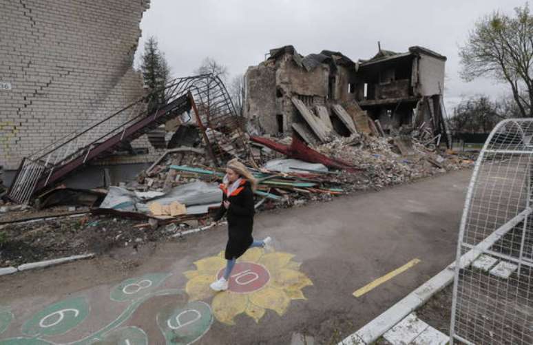 Ucrânia acusa Rússia de intensificar ofensiva no Donbass
