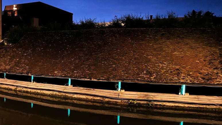 Tubos de luz da Glowee na cidade francesa de Rambouillet