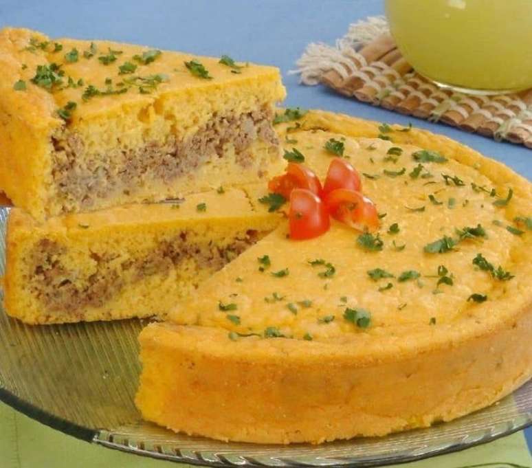 Torta de milho e carne moída (Reprodução / Guia da Cozinha)