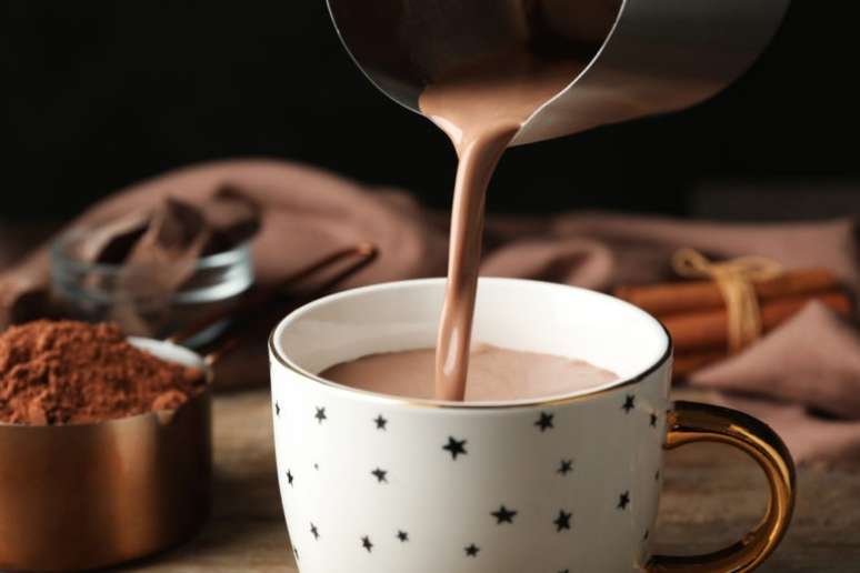 Guia da Cozinha - Receita de chocolate quente com creme de leite