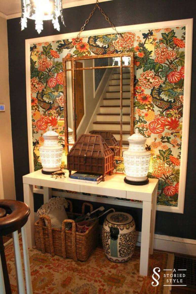 11. O tecido para parede pode receber moldura para ficar ainda mais incr&iacute;vel. Fonte: A Storied Style