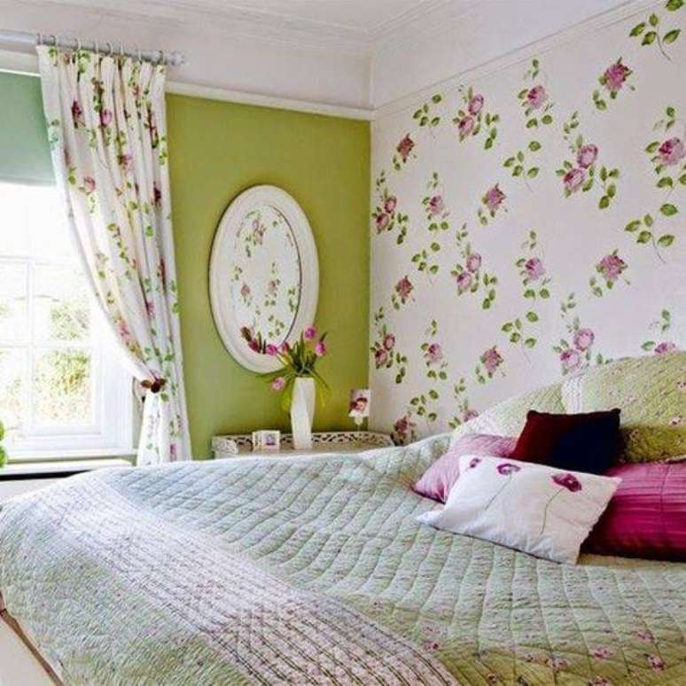 40. Combine o tecido para parede com cortinas e almofadas. Fonte: Home Decorator
