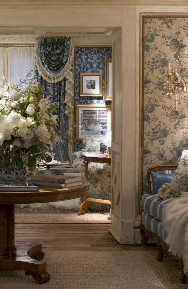 44. O tecido para parede d&aacute; delicadeza para o ambiente. Fonte: Amarna Artesanato e Imagens