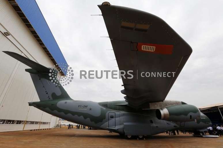 Avião KC-390 da FAB
21/10/2014
REUTERS/Paulo Whitaker