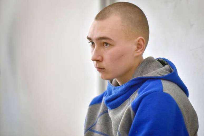 Vadim Shishimarin durante julgamento em Kiev