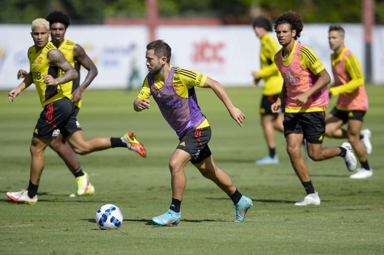 Imagem da atividade desta segunda no Ninho do Urubu (Foto: Marcelo Cortes / Flamengo)