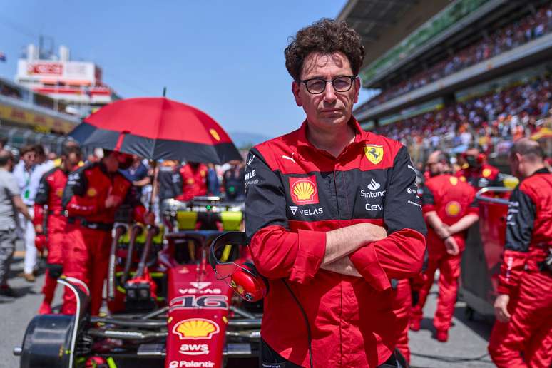 Binotto momentos antes da largada do GP da Espanha: momentos decisivos para o chefe do time italiano