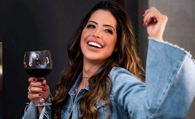 La&iacute;s Caldas, m&eacute;dica e ex-BBB