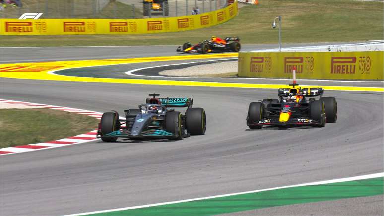 George Russell e Max Verstappen travaram um bom duelo no GP da Espanha 