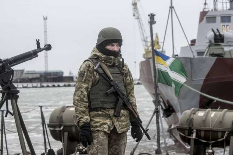 Rússia permitirá saída de navios estrangeiros de Mariupol