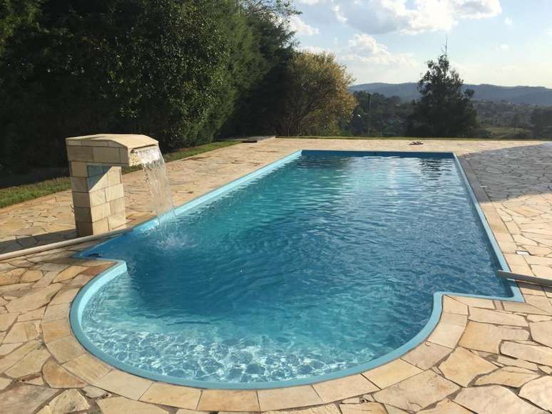 Piscina com vista é o diferencial aqui.