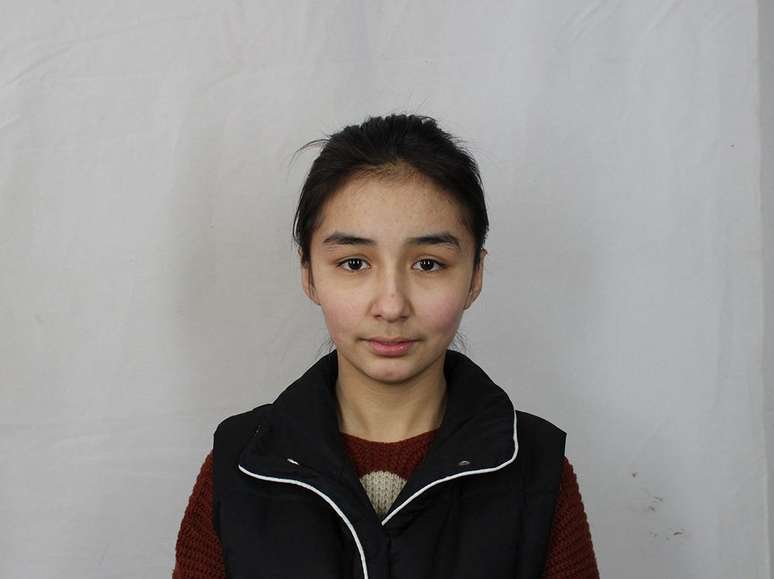 A mais jovem nas imagens é Rahile Omer, que tinha só 15 anos na época da detenção