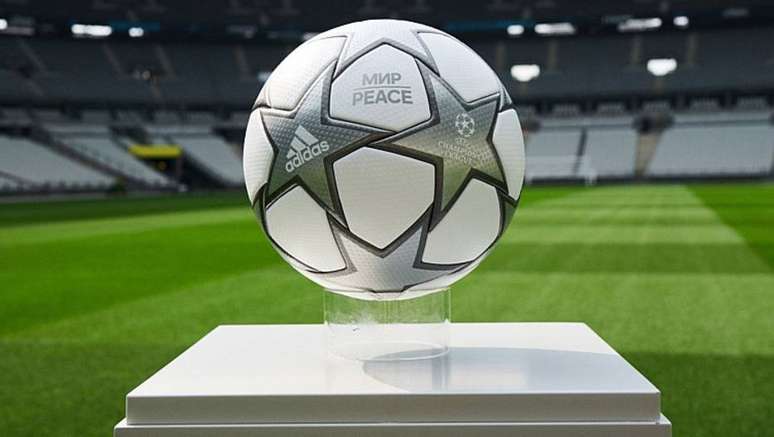Bola da final da Liga dos Campeões faz referência à paz.