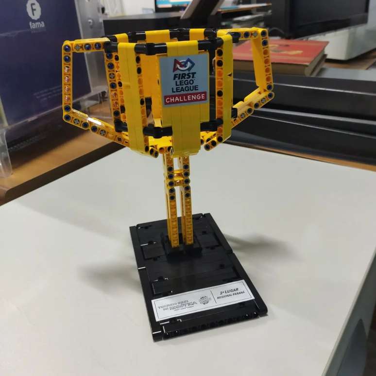 Meninas ganharam o segundo lugar em campeonato de robótica